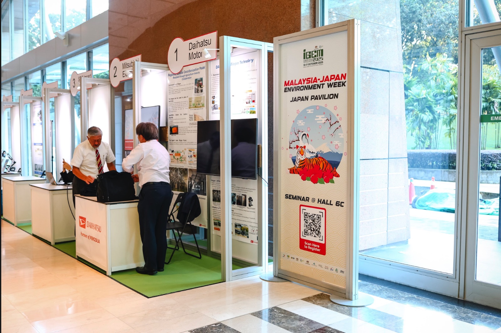 0dfebe22-d949-488d-8533-3f573d36725a